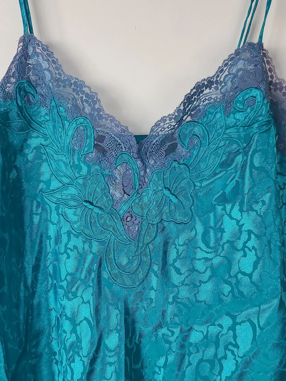 Vintage Erika Taylor Teal Silky Jacquard Lace V-Neckline Spaghetti Strap Slip L - Picture 9 of 12